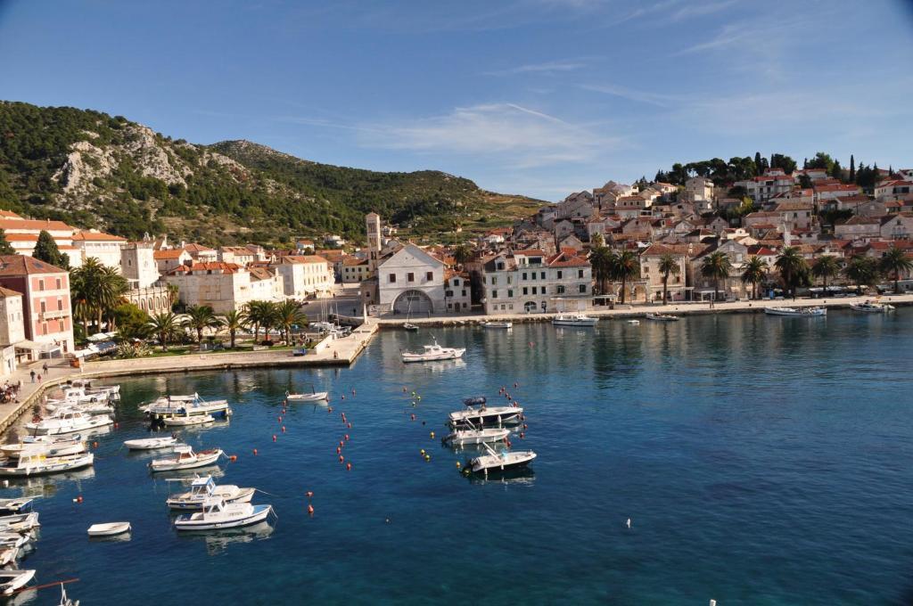 Guest House Stefica Hvar Town Eksteriør billede